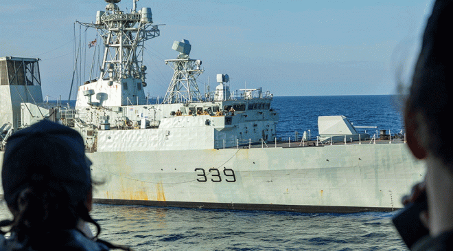 TOWEX Between HMAS Toowoomba & HMCS Charlottetown