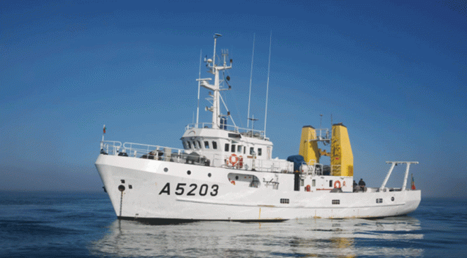 NRP Andromeda Surveys Clipper Ship Thermopylae Wreck