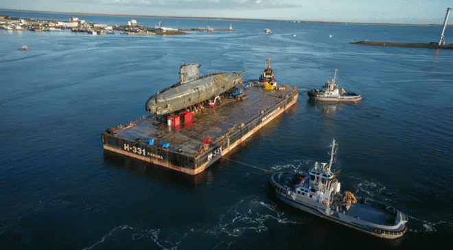 Submarine Walrus Being Scrapped
